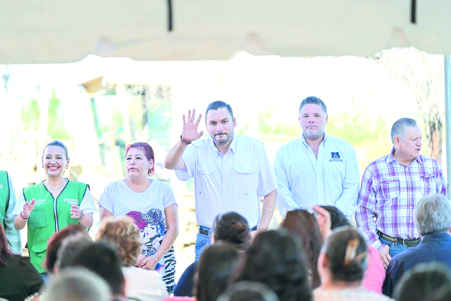 Cumple Carlos compromiso con familias de la Hipódromo