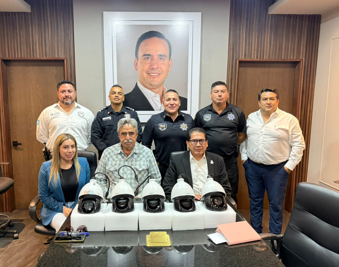 Entregan cámaras de videovigilancia para combatir el robo de ganado en la Región Centro