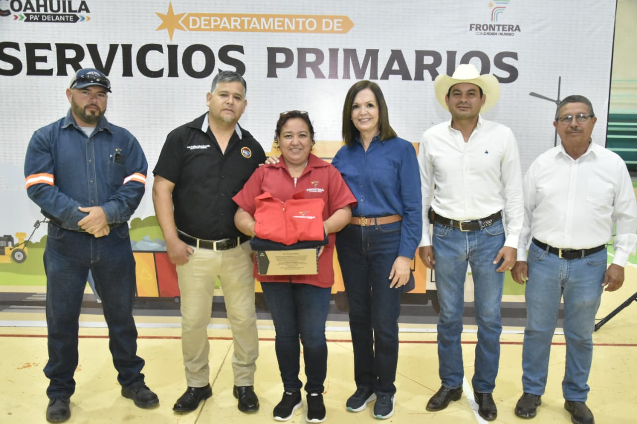 Sari Pérez reconoce y dignifica el trabajo del equipo de Servicios Primarios