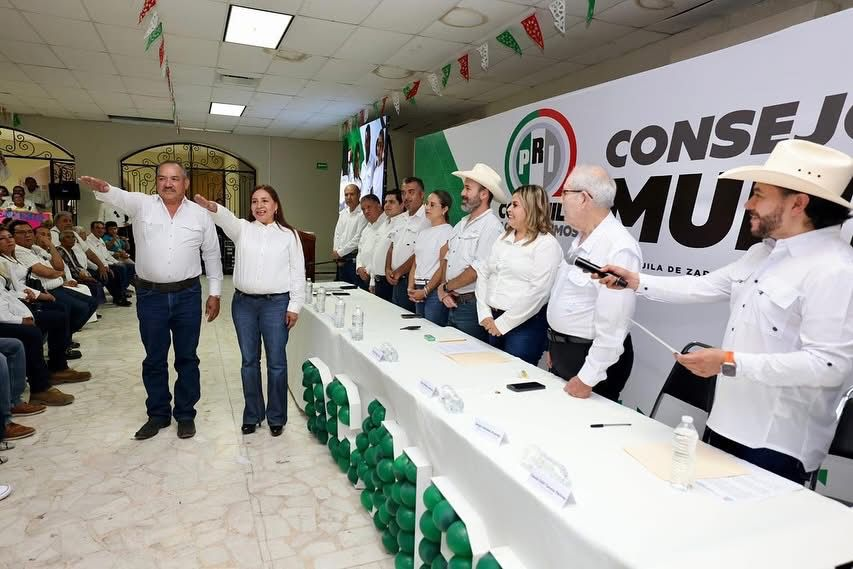 Claudia Campos y Fernando Ortiz toman protesta como dirigentes del PRI en Ocampo
