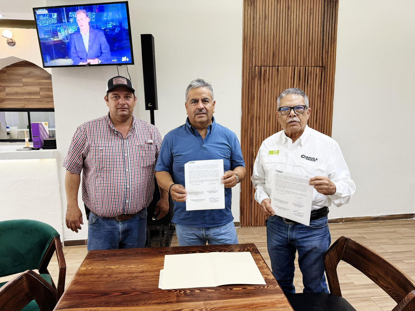 FORTALECE GOBIERNO DE CUATRO CIÉNEGAS EL APOYO AL CAMPO