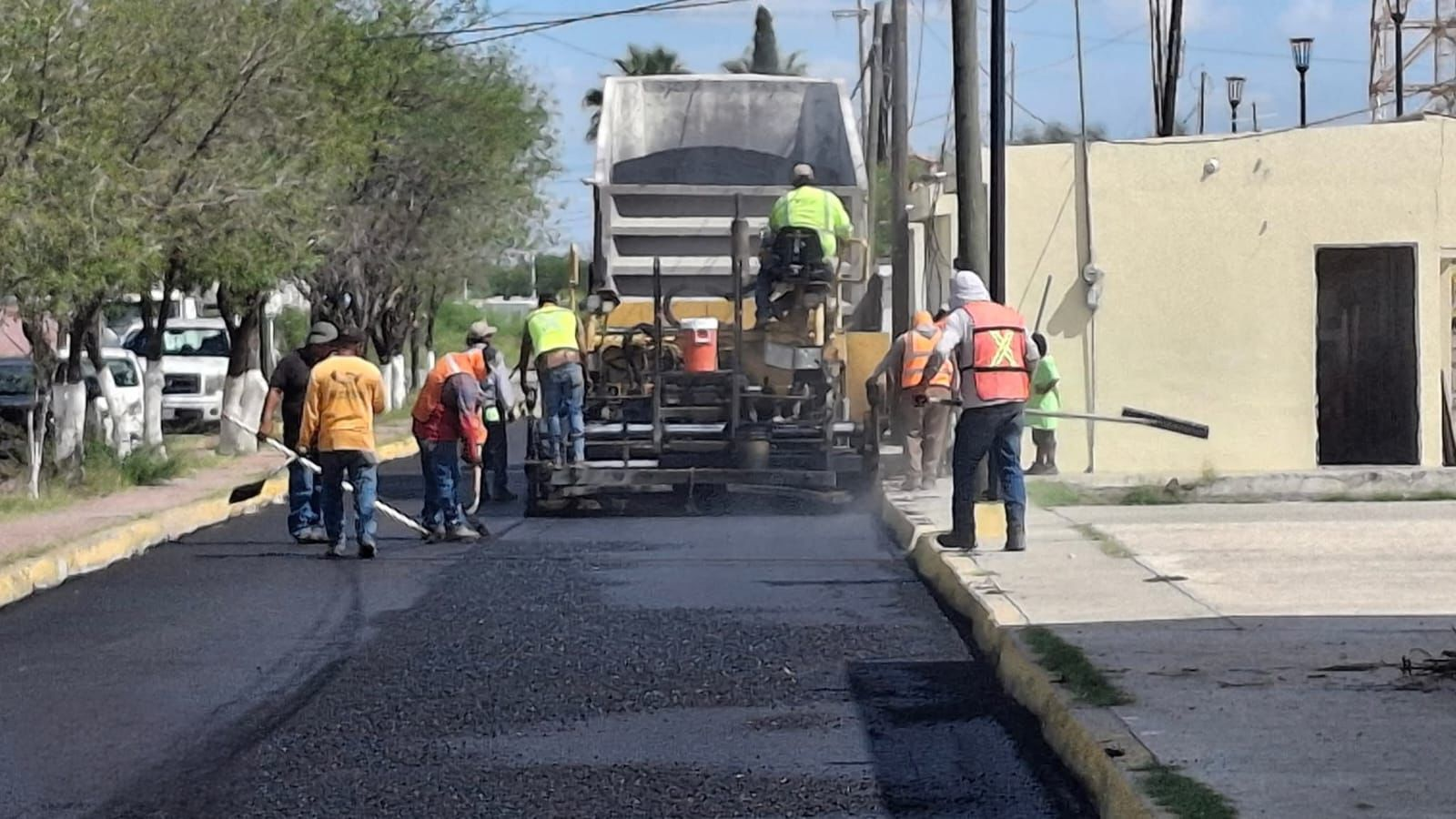 Avanzan los trabajos de recarpeteo en todo el municipio de Múzquiz