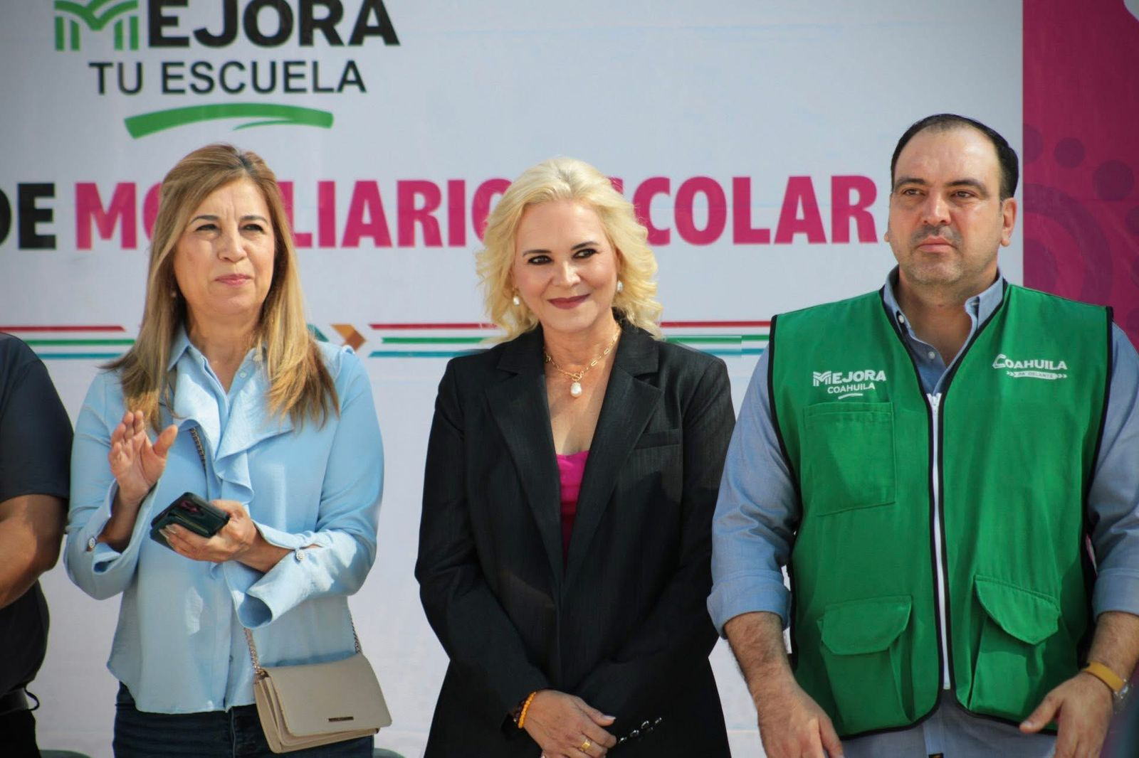 Entrega Laura Jiménez y Mejora Coahuila mobiliario escolar en la Primaria Miguel Hidalgo y Costilla