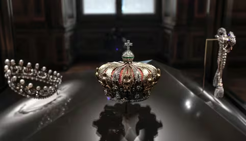 Robo de joyas en el Louvre: estiman en 102 millones de dólares el valor del botín robado en el museo de Francia