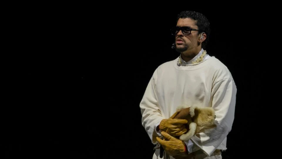 Bad Bunny actuará en el show de medio tiempo del Super Bowl como artista principal pese al rechazo y las críticas, asegura la NFL