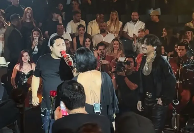 Julión Álvarez recibe críticas por compartir escenario con Nodal y Ángela Aguilar