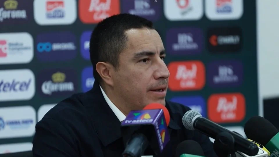 “Presión es estar en Gaza y no saber si vas a vivir o a morir”: Efraín Juárez, DT de Pumas, desata polémica con declaración ‘fuera de lugar’