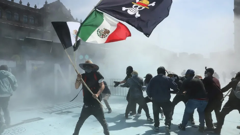 REPRIMEN A DECENAS DE MILES EN LA MARCHA POR LA PAZ