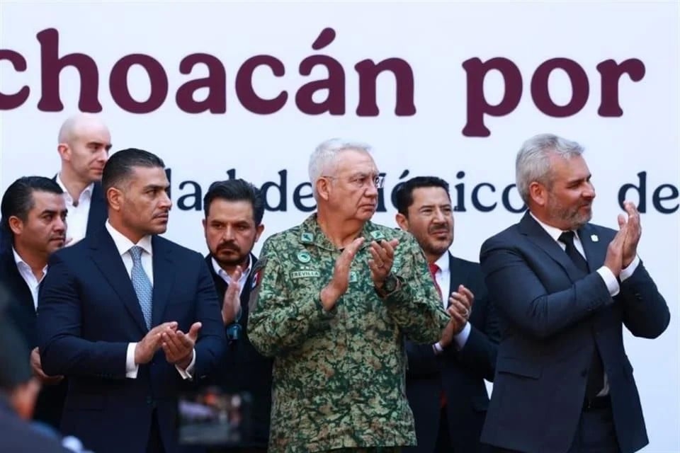 Quieren ‘sellar’ Michoacán; ‘no entran ni salen criminales’