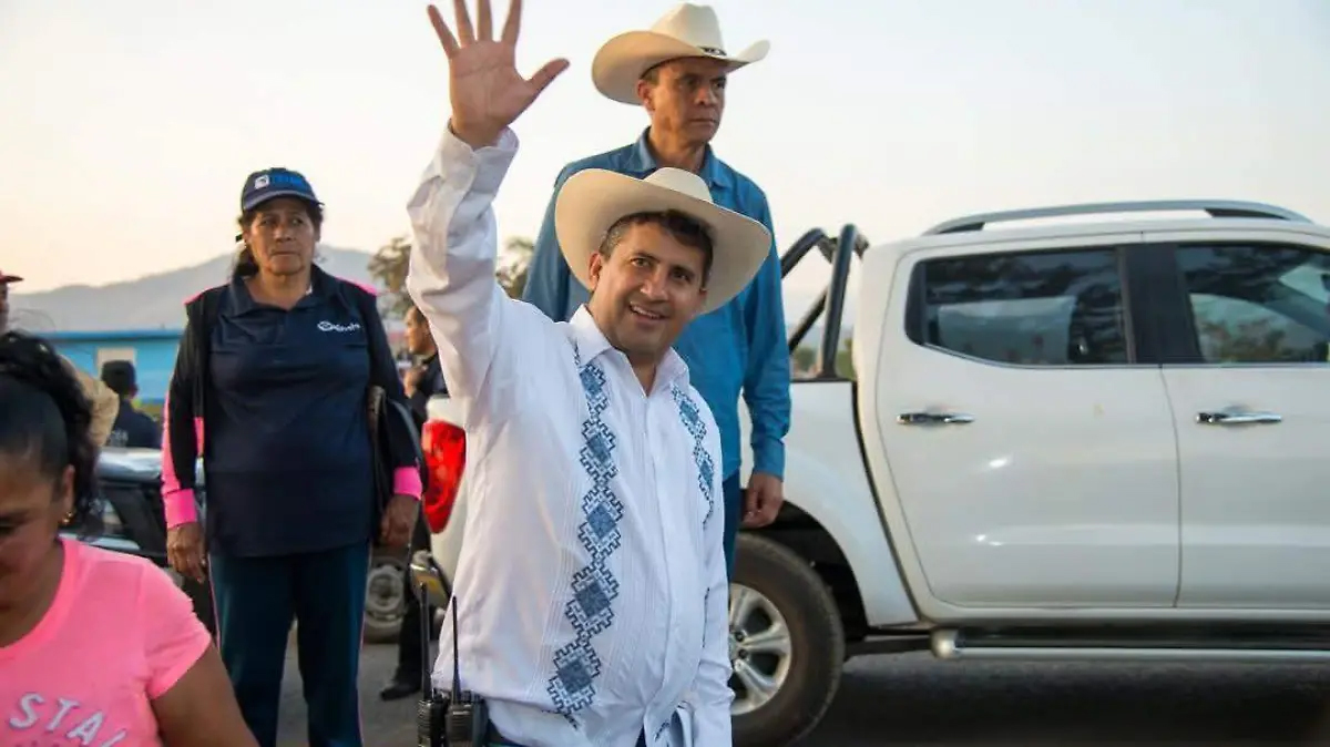 Muere alcalde de Uruapan tras atentado