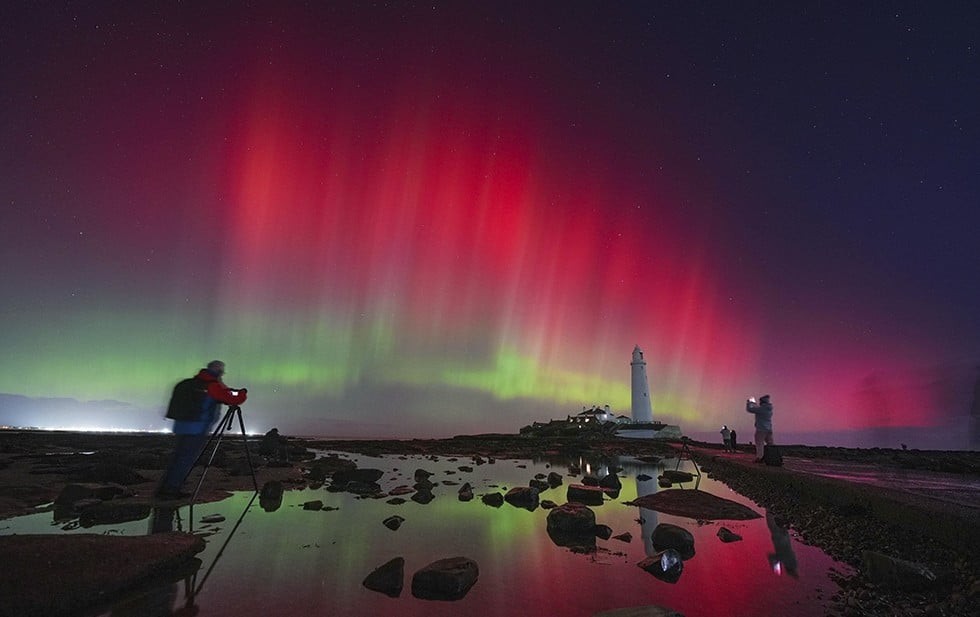 Tormentas solares generan coloridas auroras boreales