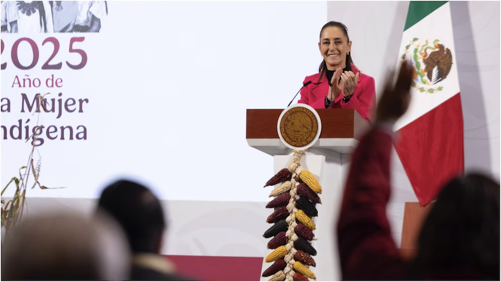 Felicita Sheinbaum a AMLO en la mañanera por su cumpleaños
