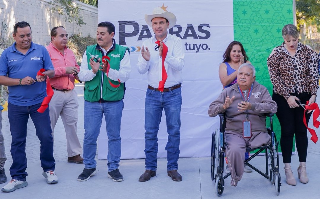 Cumple Orozco a habitantes del Barrio del Perico