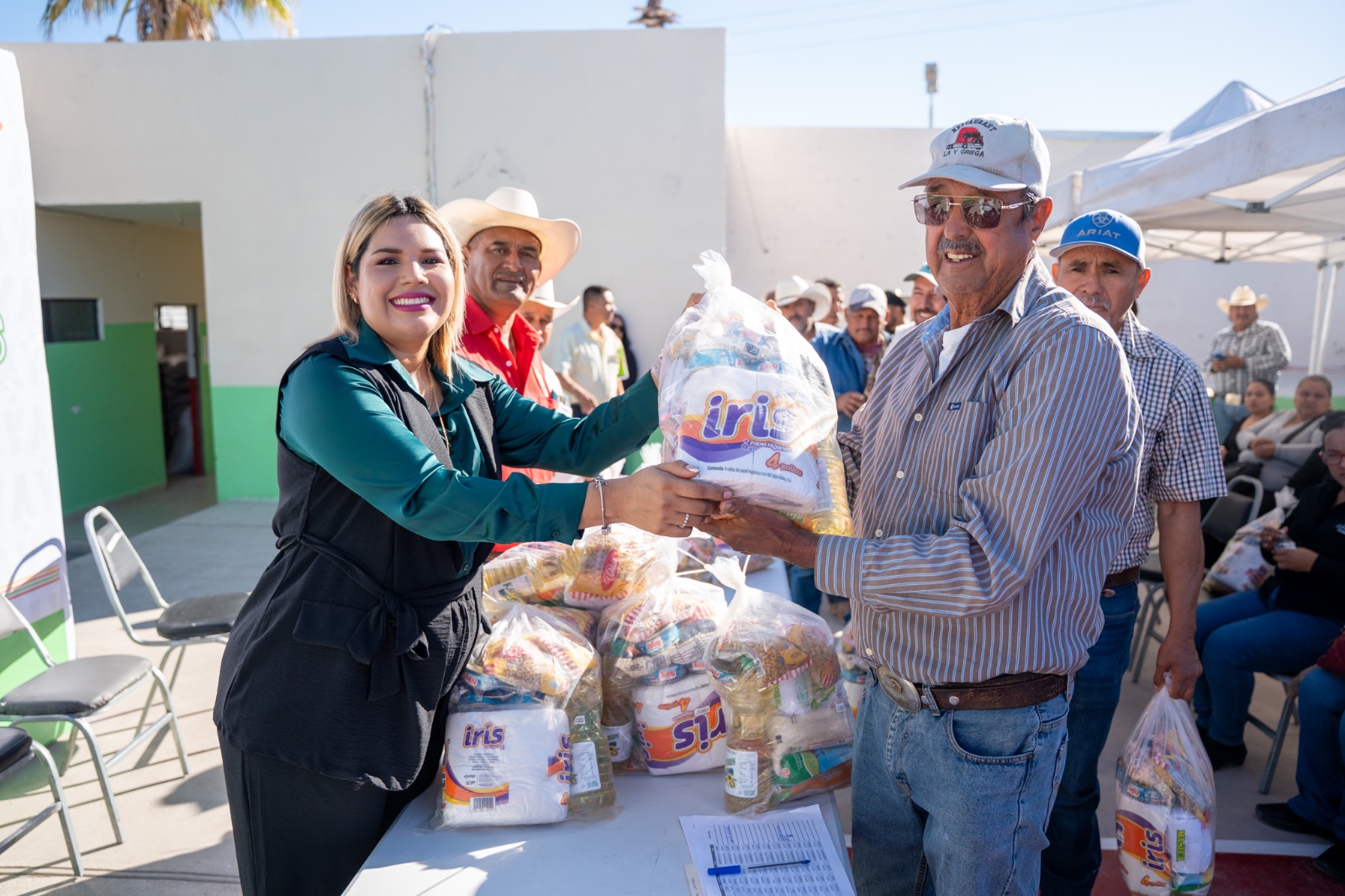 ENTREGAN PROGRAMA ALIMENTARIO A FAMILIAS DE EJIDOS DE CASTAÑOS
