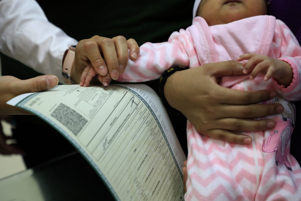 Solicitan registro oportuno de niños ante la RENAPO