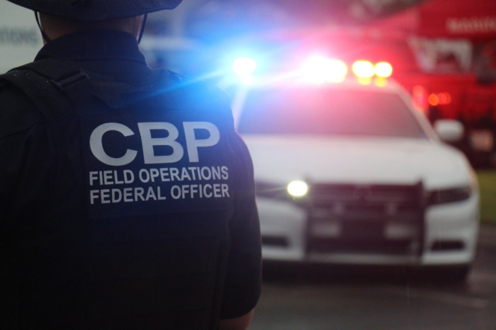 Transportaban droga a EEUU en garrafones