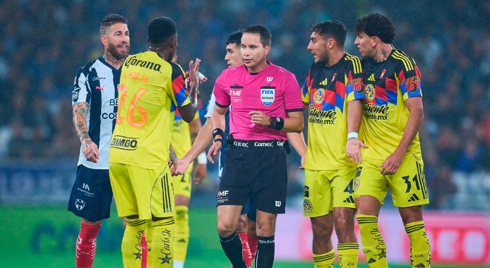 Árbitros reconocen su error ante el América