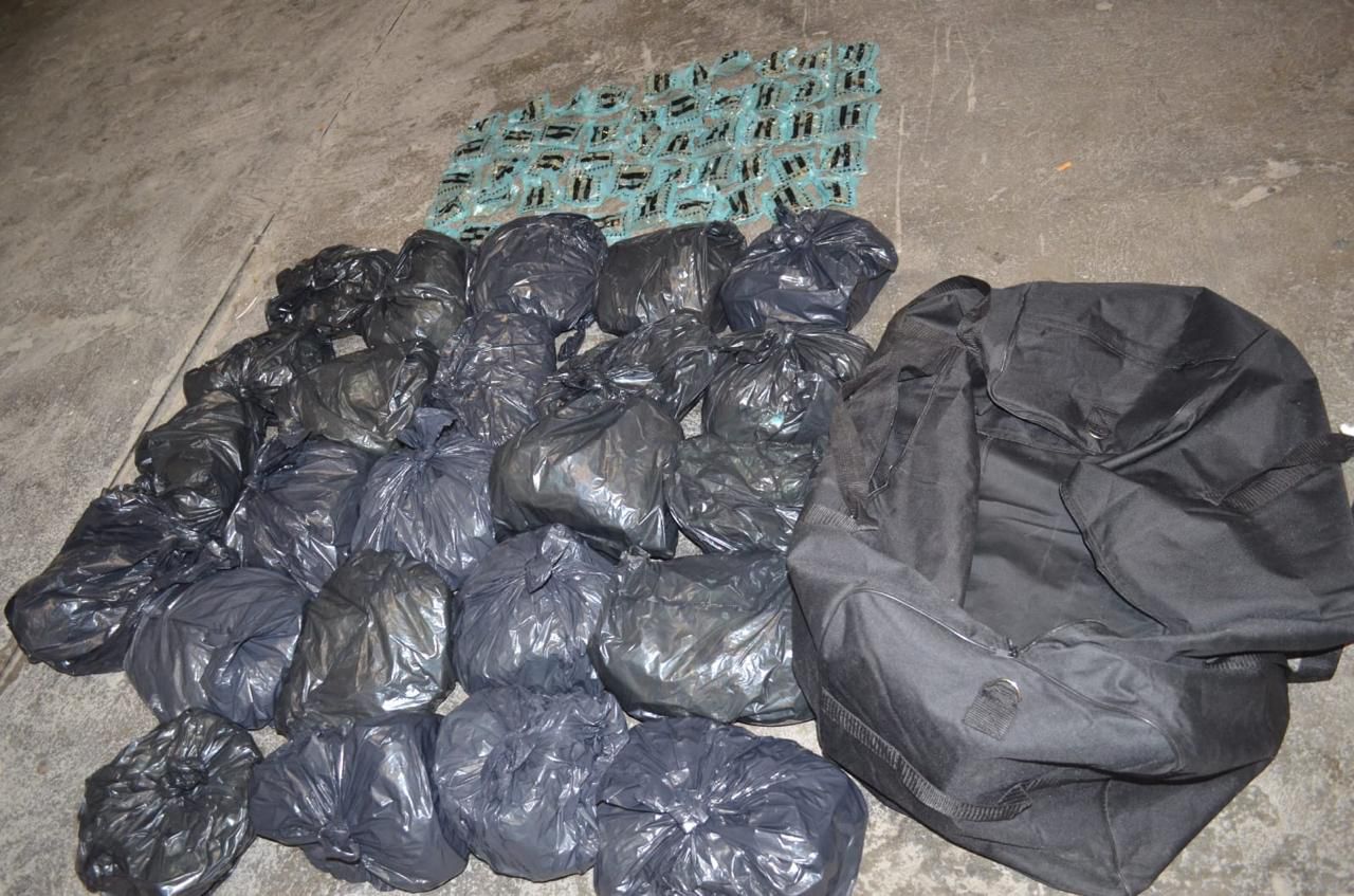 Obtienen sentencia dos por traslado de armas y droga