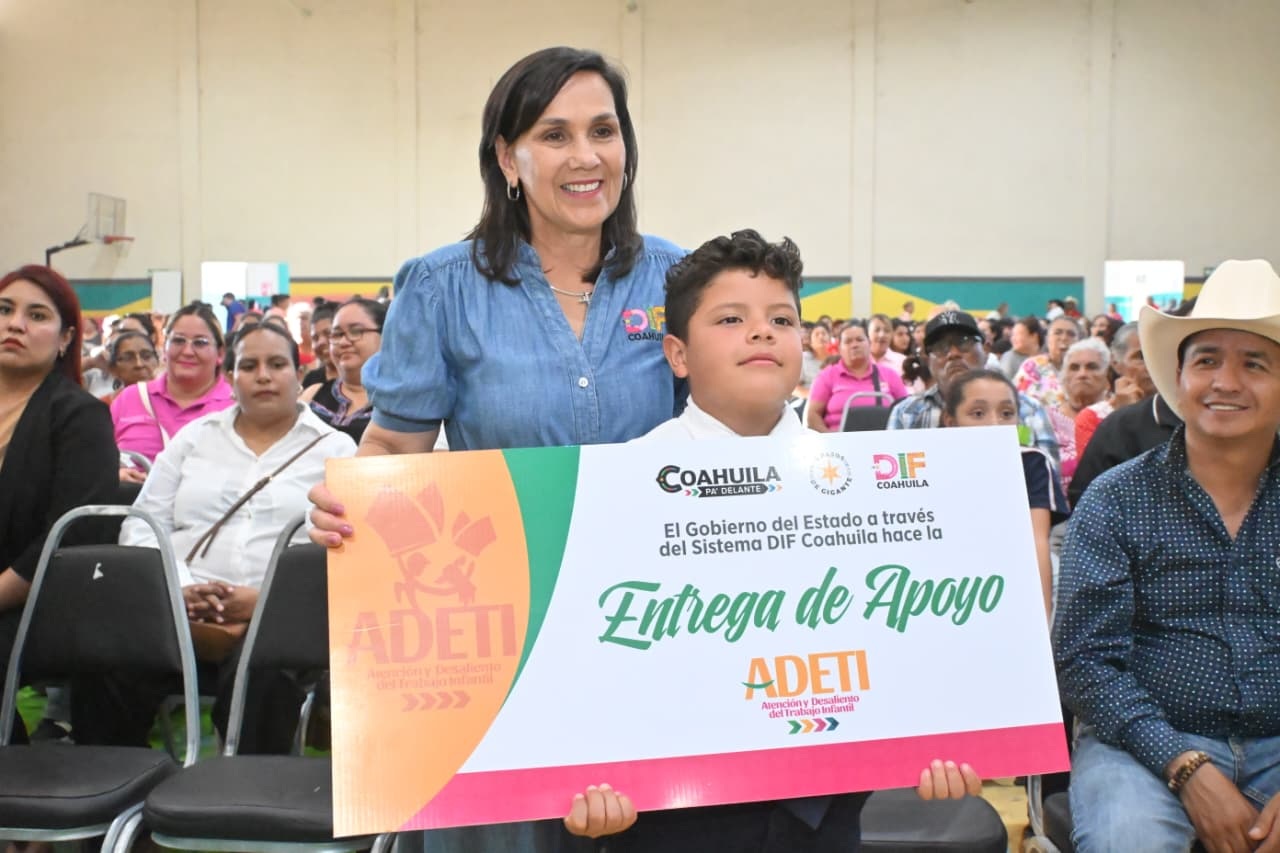 Entregan en Frontera apoyos de DIF Coahuila