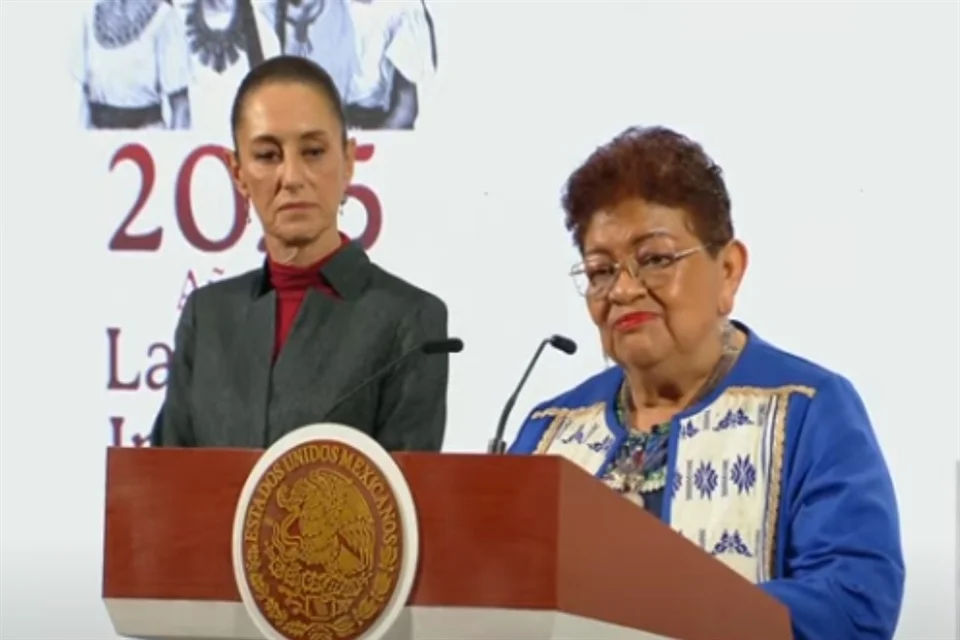 Queda Ernestina Godoy como interina de FGR