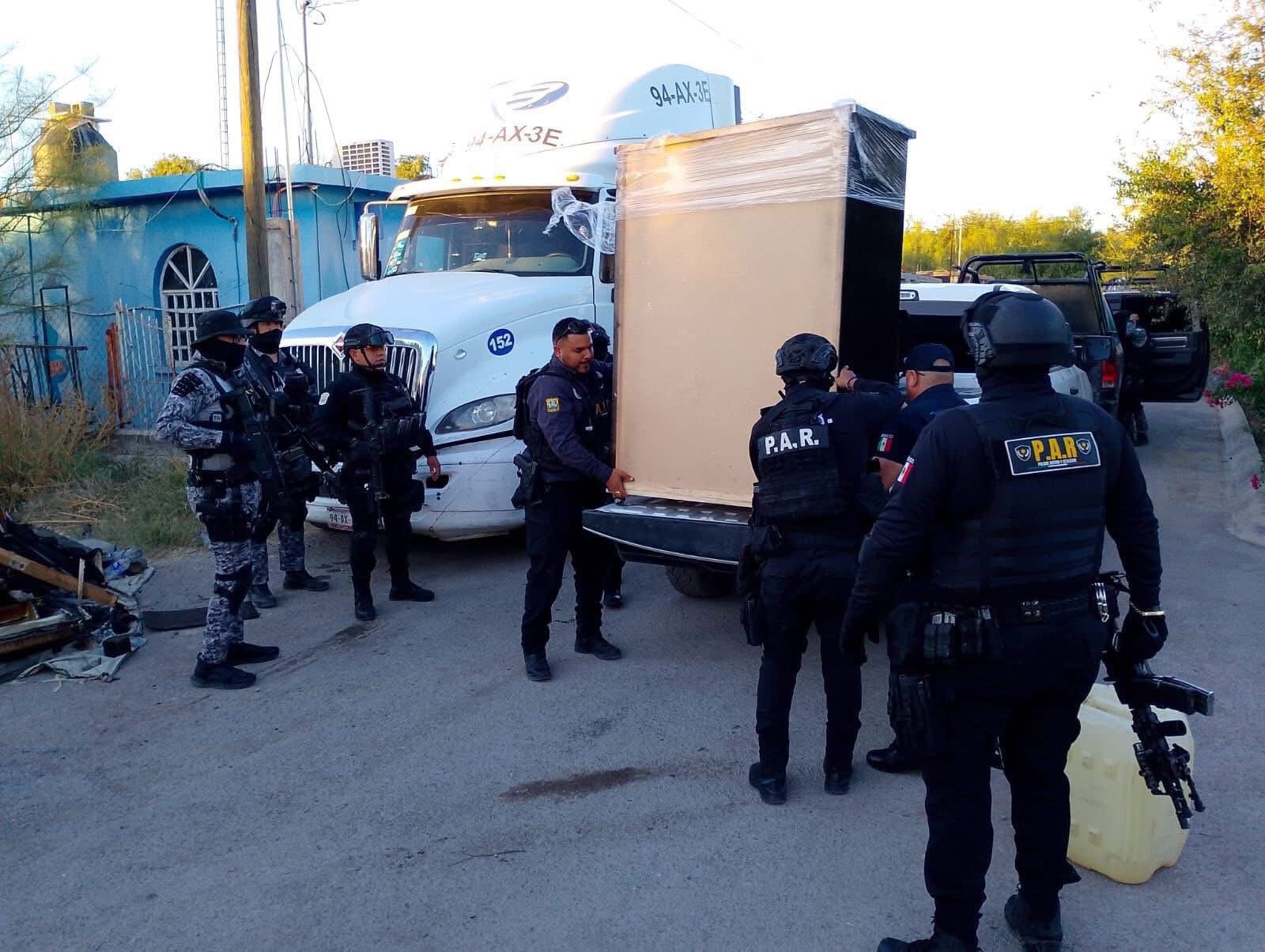Apoyan policías estatales a ancianos damnificados