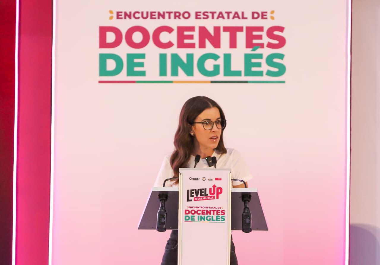 Siguen capacitando a maestros de inglés