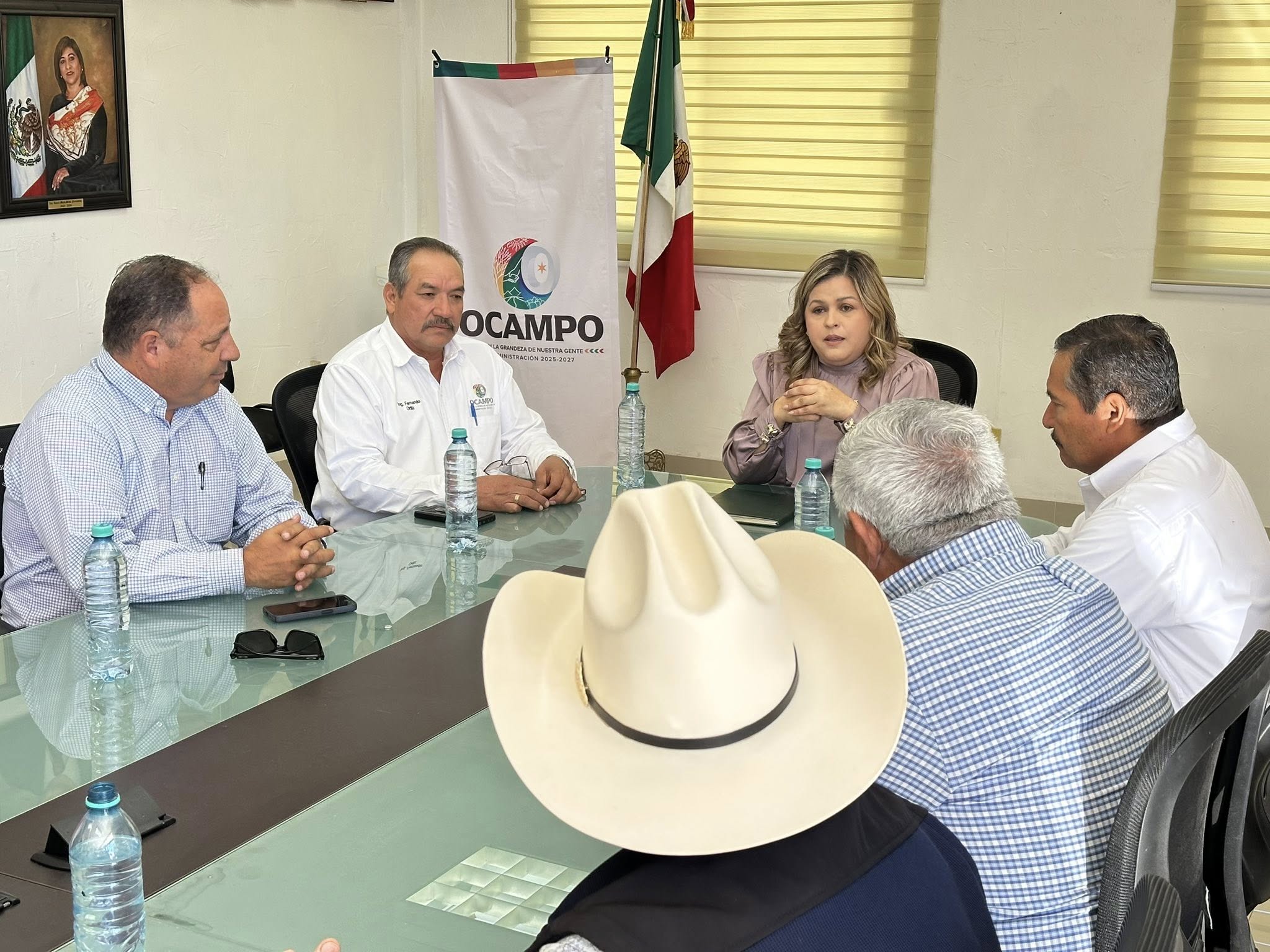 Fortalece Adriana Valdéz alianza con los ganaderos