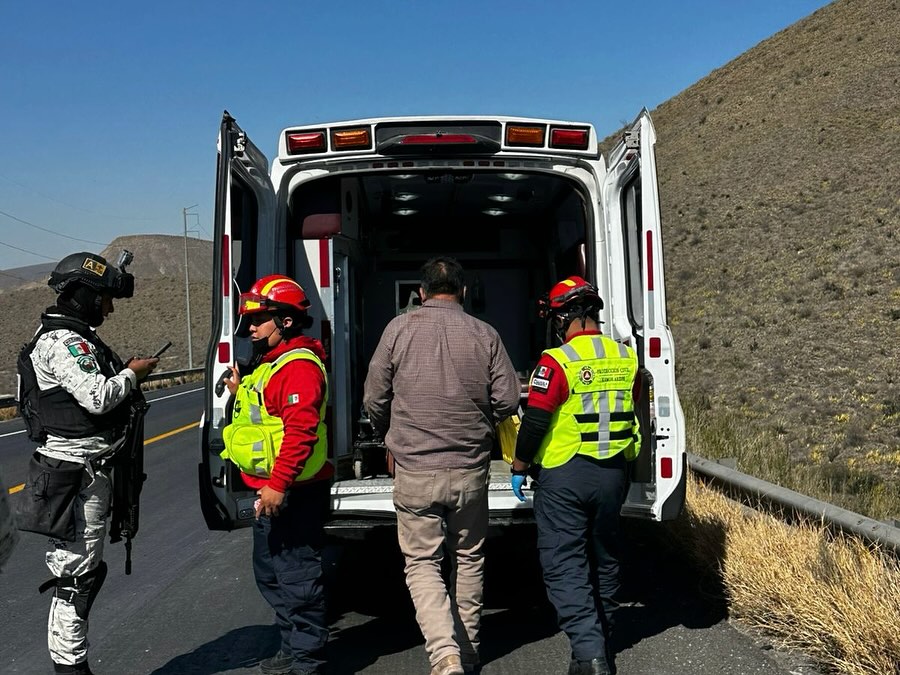 Vuelca camioneta en la Saltillo-Monclova