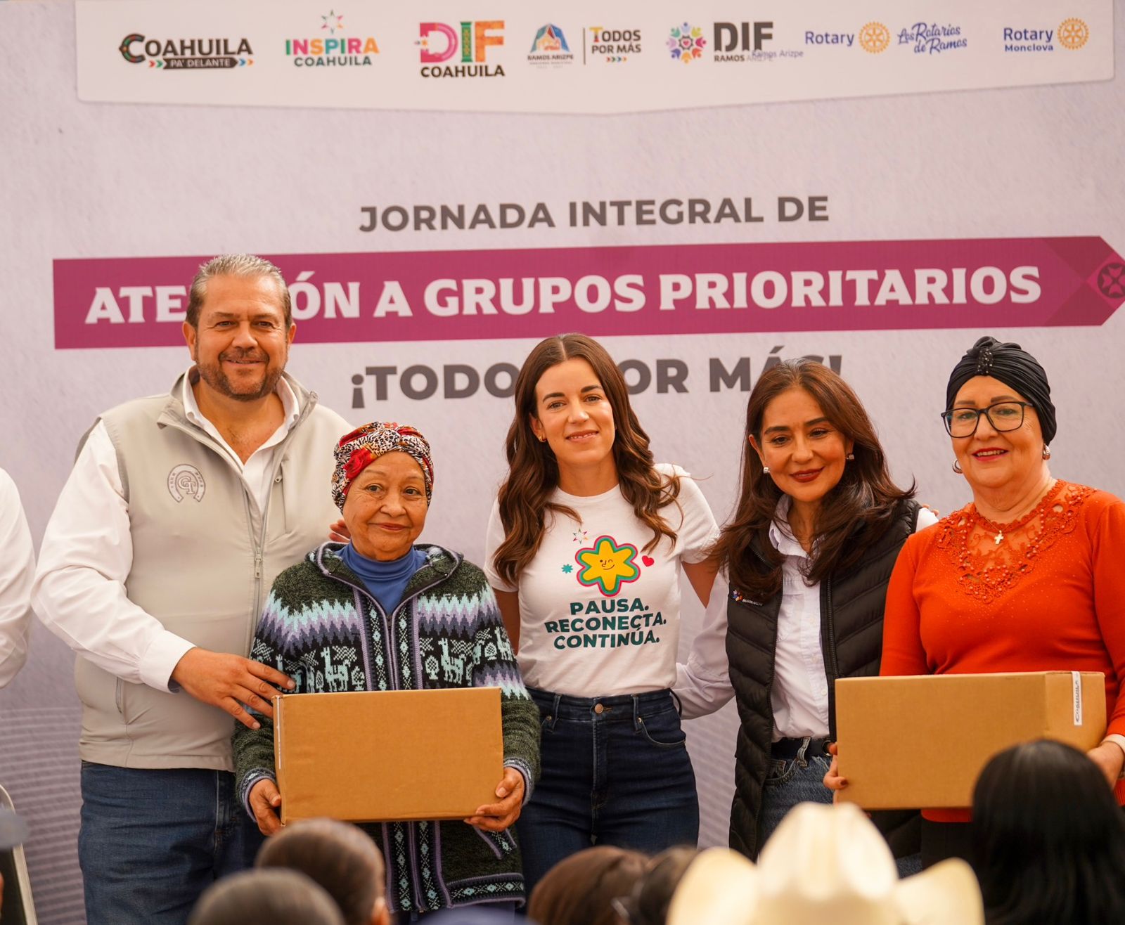 Apoya Ramos a mujeres y a familias vulnerables