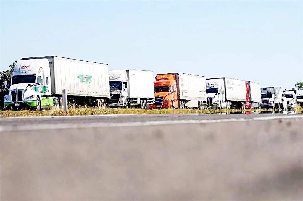 Retiran campesinos bloqueos en frontera norte tras acuerdos