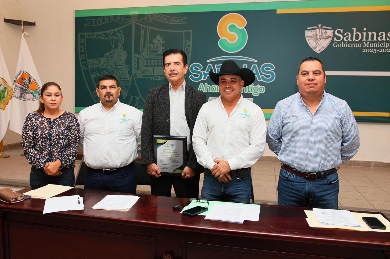 Reconoce Chano al doctor Alberto Díaz
