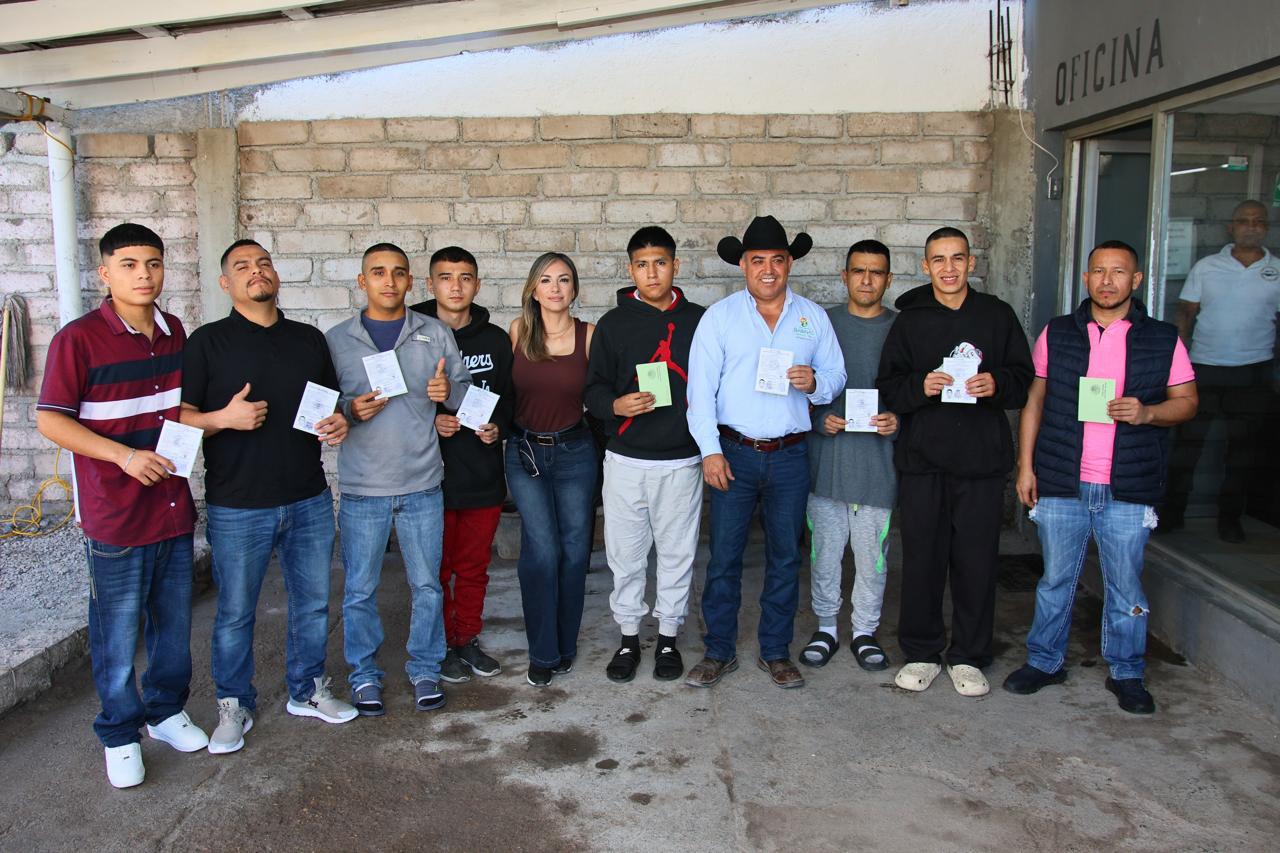 Reafirman Chano apoyo a jóvenes