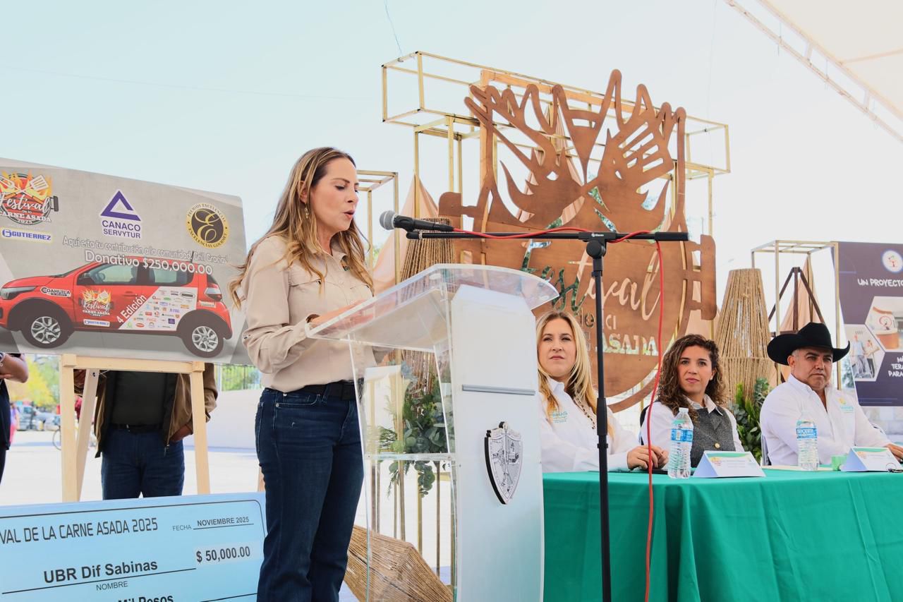 Entregan en Sabinas donativos del Festival Carne Asada 2025
