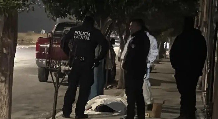 Encuentran vecinos a hombre sin vida