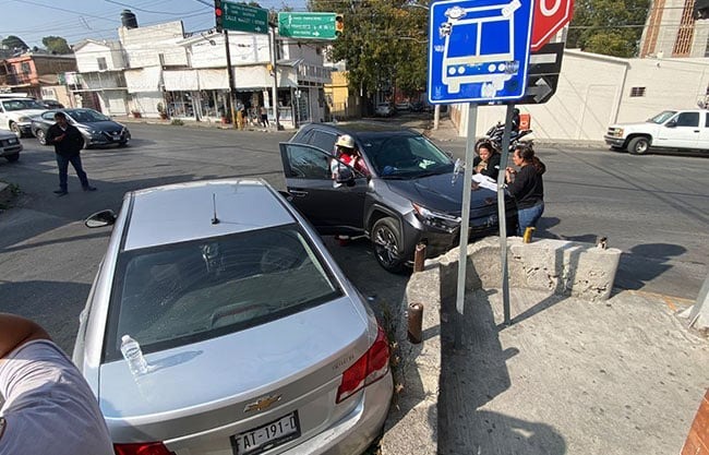 Aparatoso choque deja cuatro mujeres lesionadas