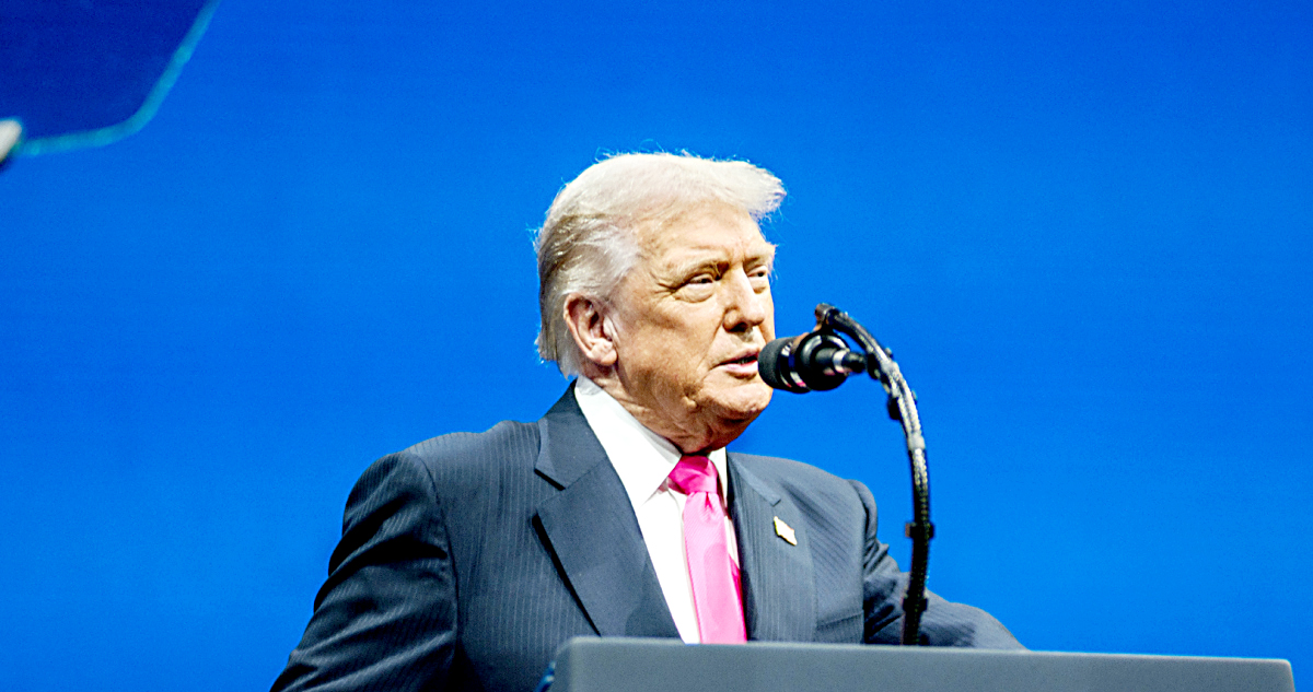 Trump declara cerrado el espacio aéreo de Venezuela