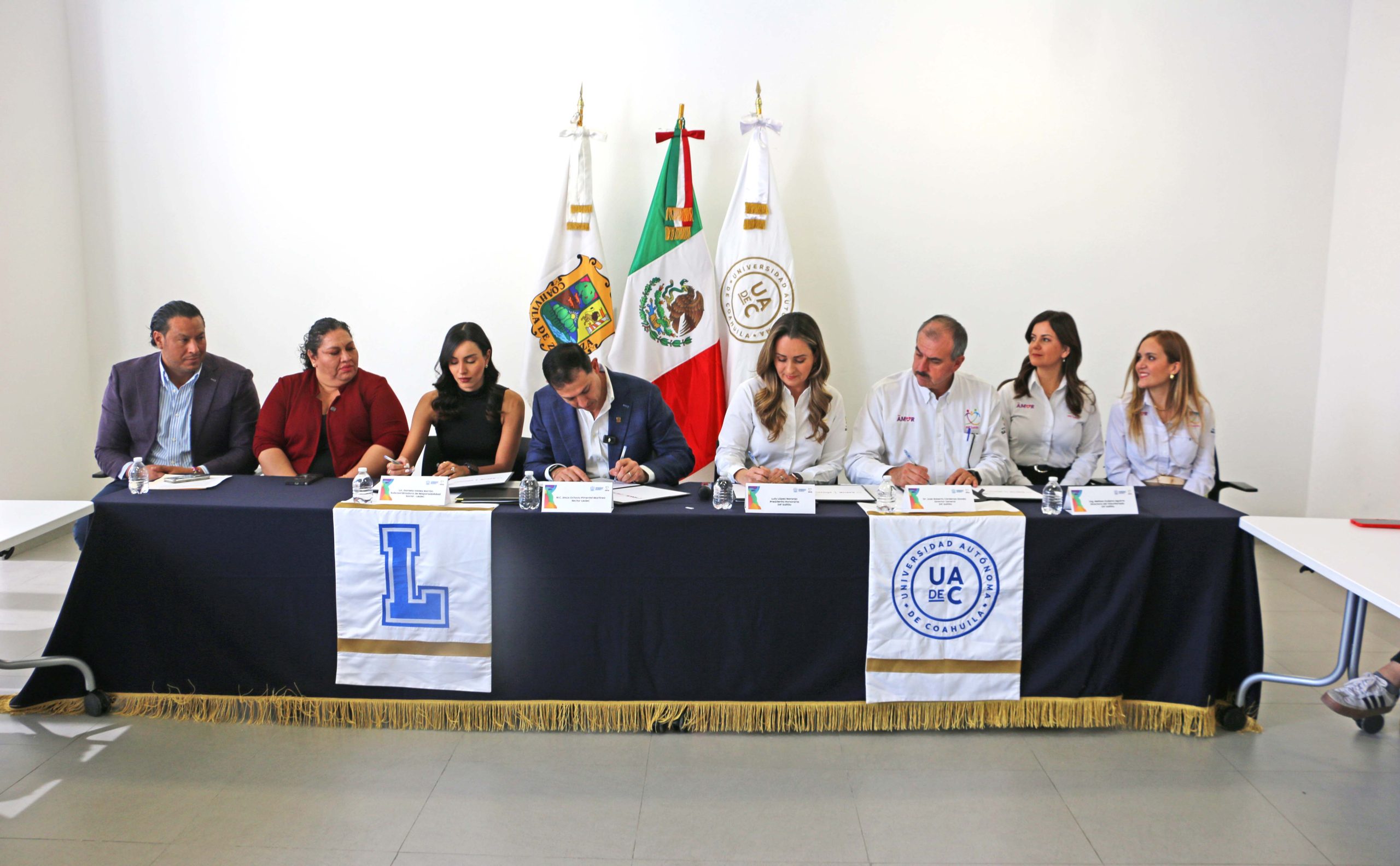 Pactan UadeC y DIF colaboración