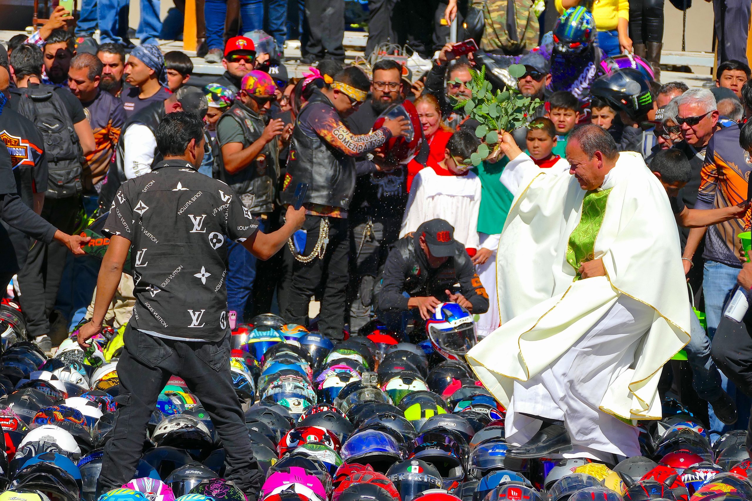 Se prepara Parras para la Bendición de Cascos 2026