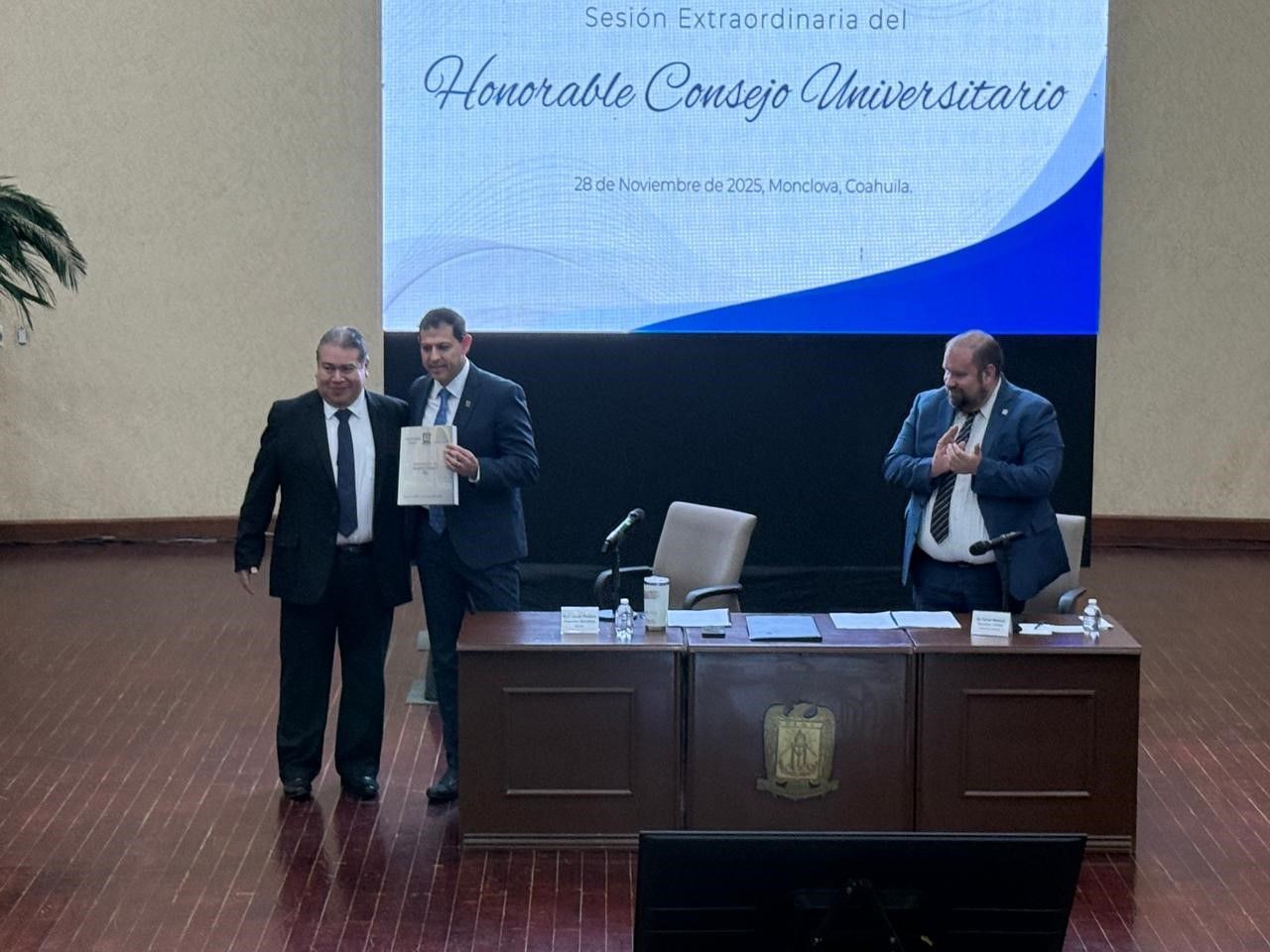 Otorga UAdeC el grado Honoris Causa a Francisco García Blanco