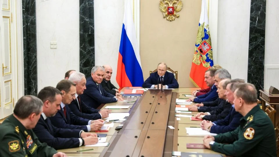 Putin ordena analizar la reanudación de pruebas nucleares tras declaraciones de Trump