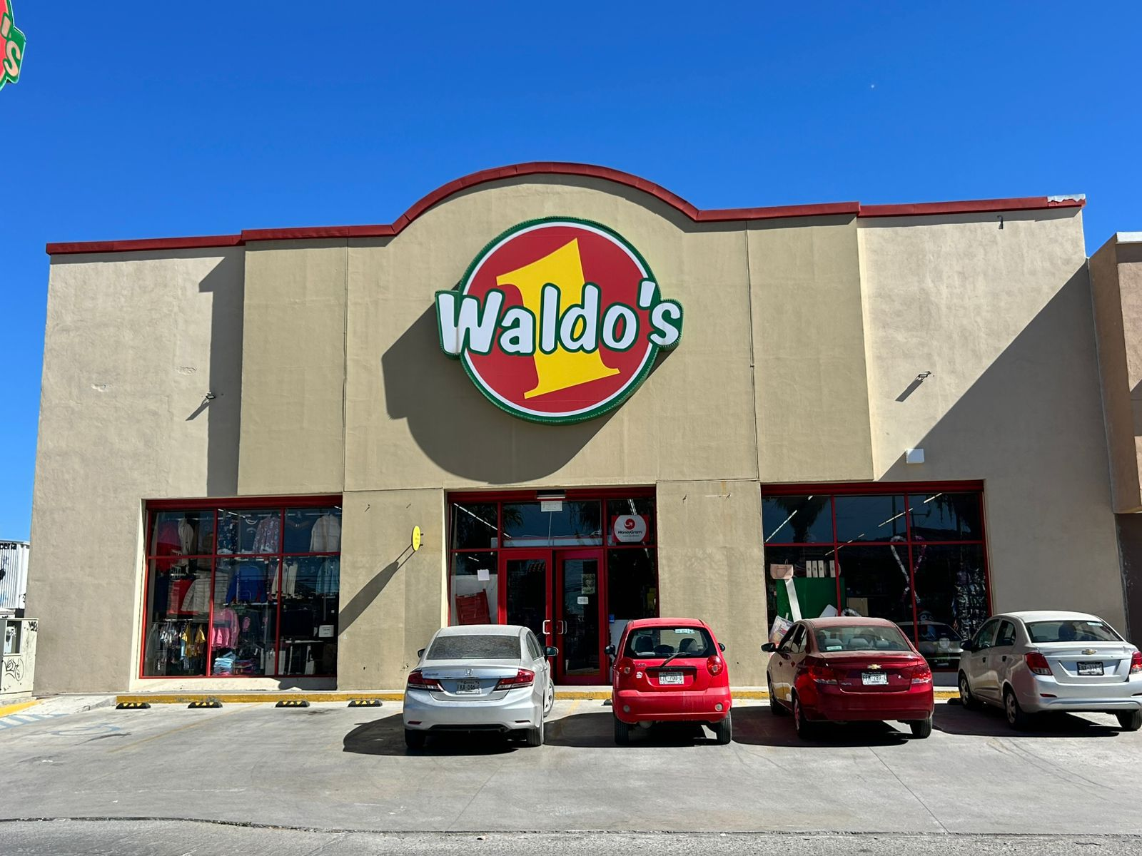 Protección Civil supervisa tiendas Waldo’s en Ramos Arizpe y les emite observaciones por fallas de seguridad