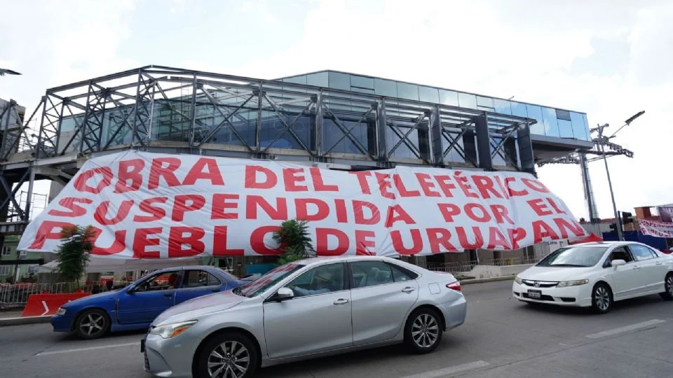 El teleférico de Ramírez Bedolla en Uruapan se vuelve punto de protestas de los seguidores del alcalde Carlos Manzo