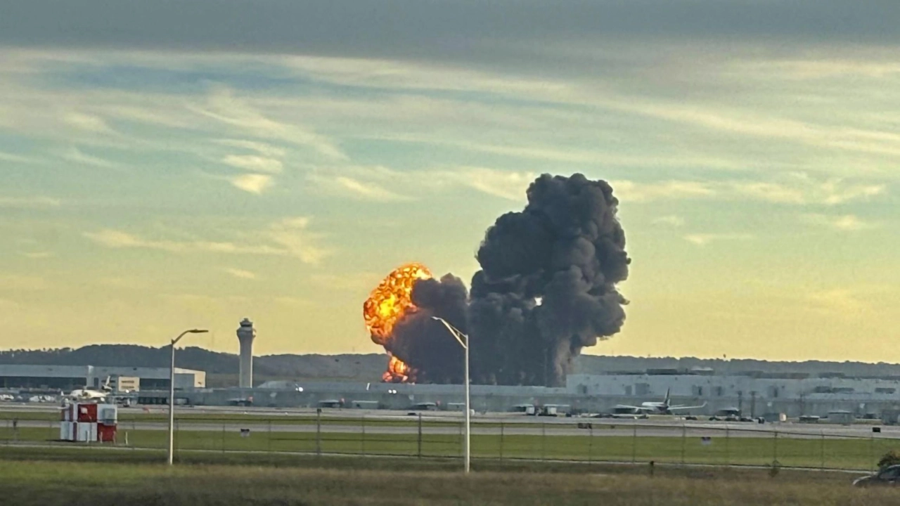 UPS y FedEx suspenden vuelos de aviones de carga MD-11 por accidente en EU