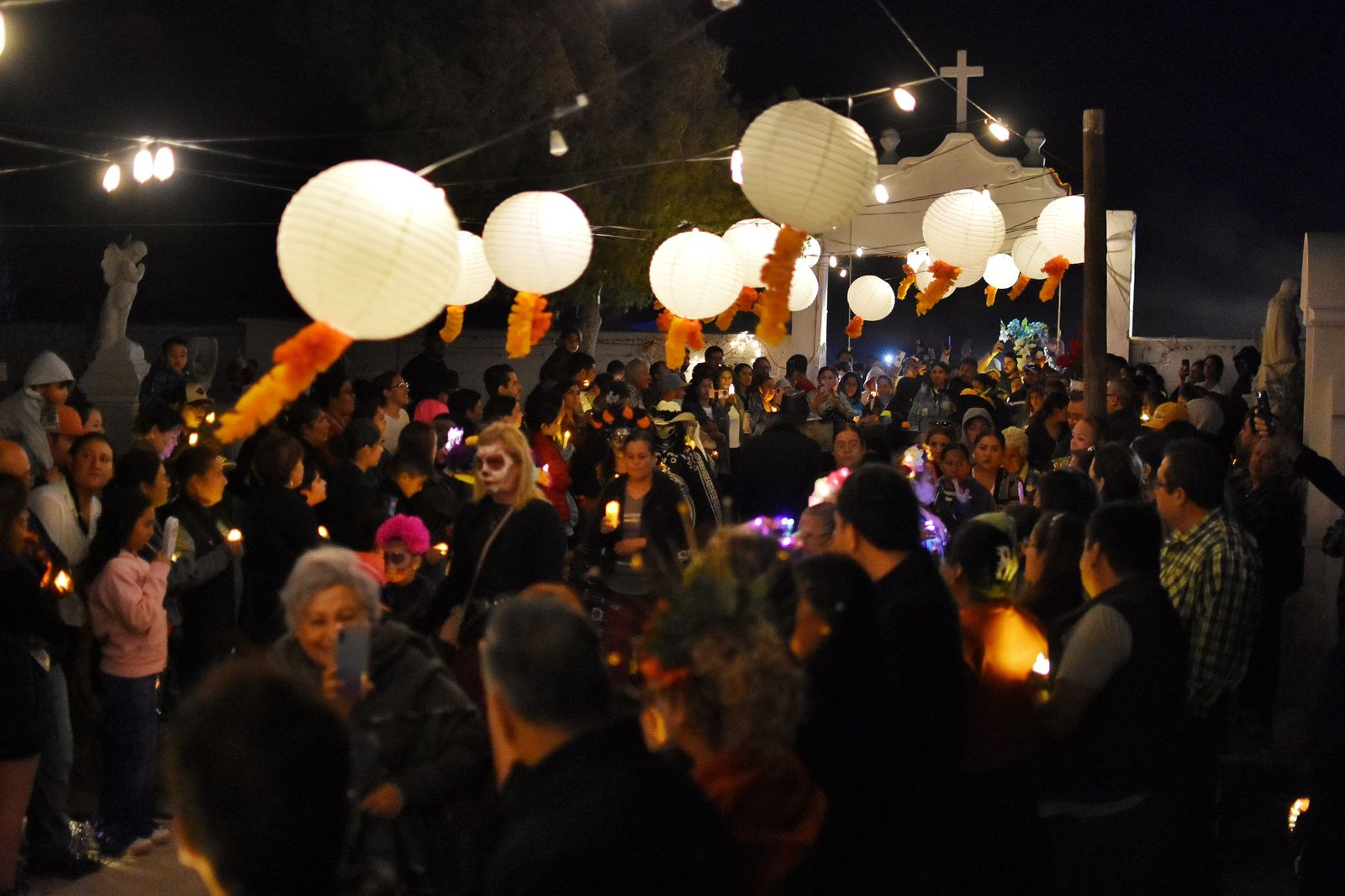 ALUMBRADA 2025: UNA NOCHE DE LUZ, AMOR Y UNIÓN QUE ILUMINÓ El CORAZÓN DE CUATRO CIÉNEGAS