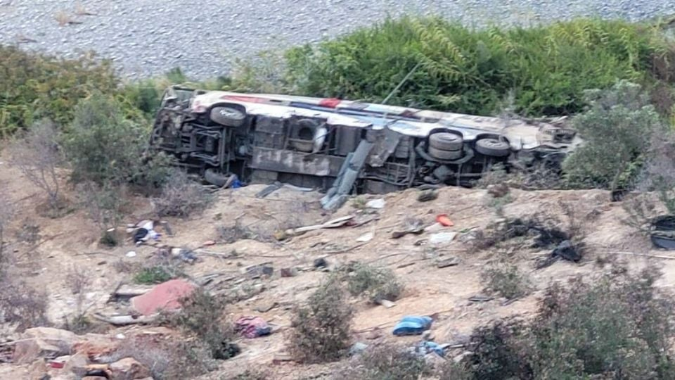 Pierden la vida 37 personas y hay 14 heridos tras el accidente de un autobús en Perú