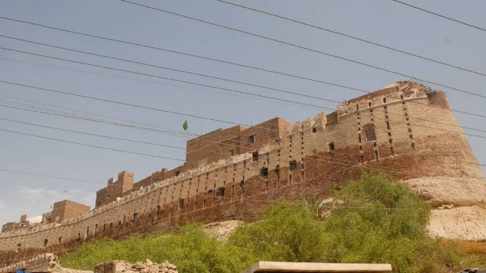 Sube a siete la cifra de fallecidos por explosión de fábrica de pirotecnia en Pakistán