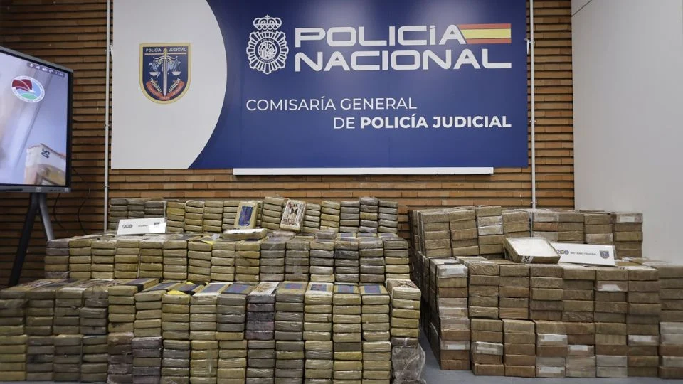 Caen en España 20 sujetos ligados al CJNG; transportaban dr*ga en maquinaria industrial
