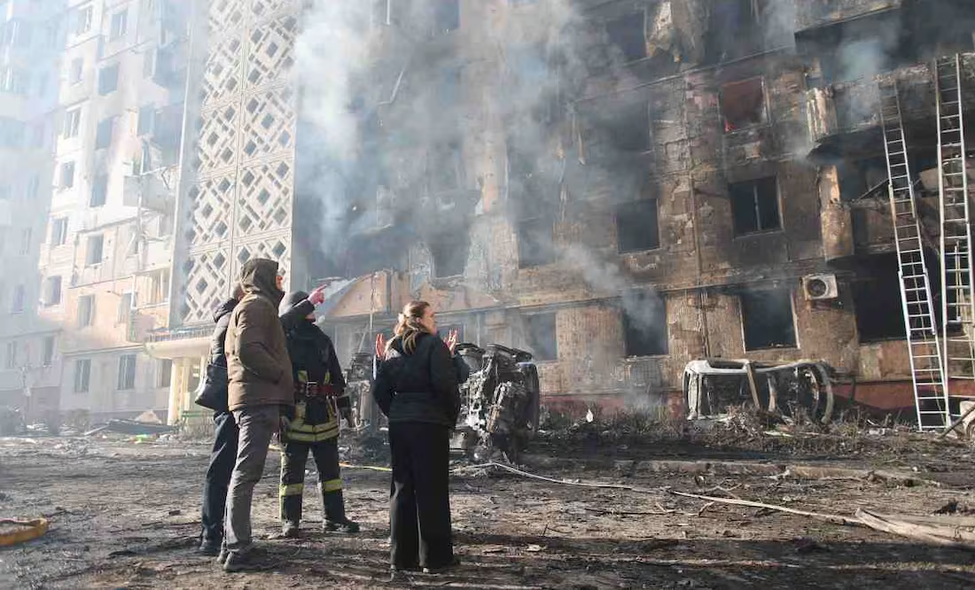 Rusia bombardea ciudad ucraniana y m*ta a 25 personas; hay más de 70 heridas