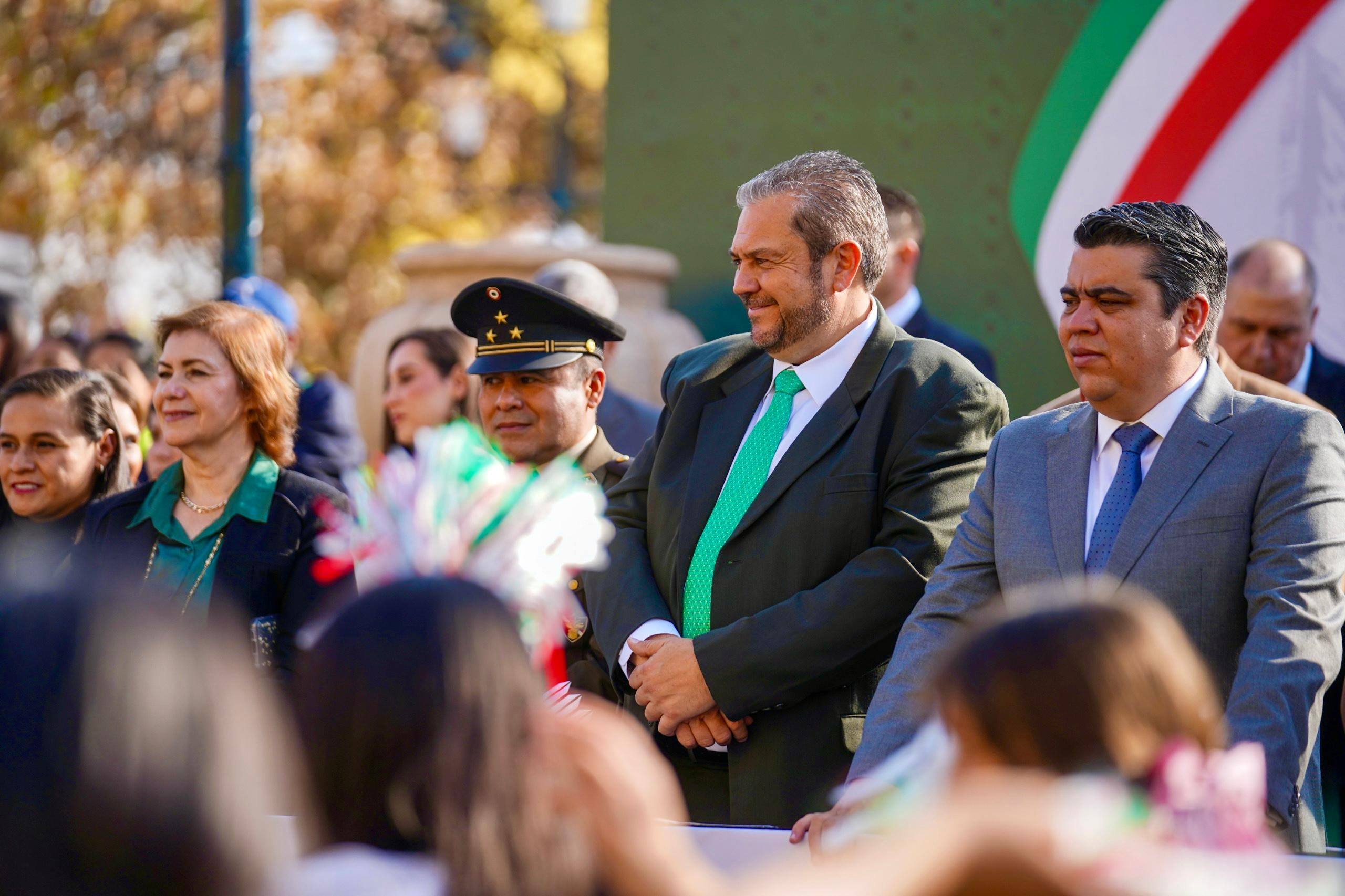 Encabeza alcalde Tomás Gutiérrez Merino el Desfile Revolucionario 2025 en Ramos Arizpe