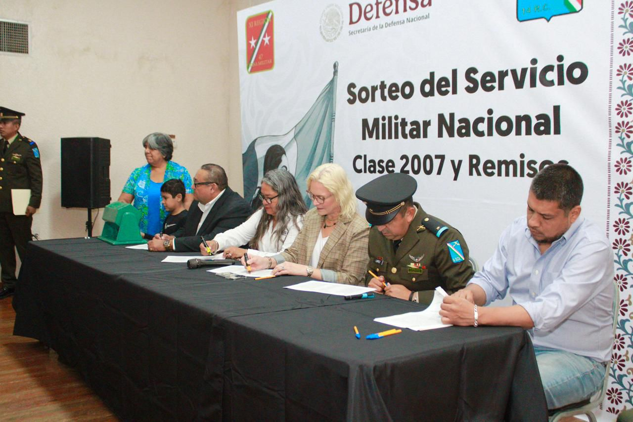 Laura Jiménez Gutiérrez encabeza ceremonia de sorteo cívico-militar
